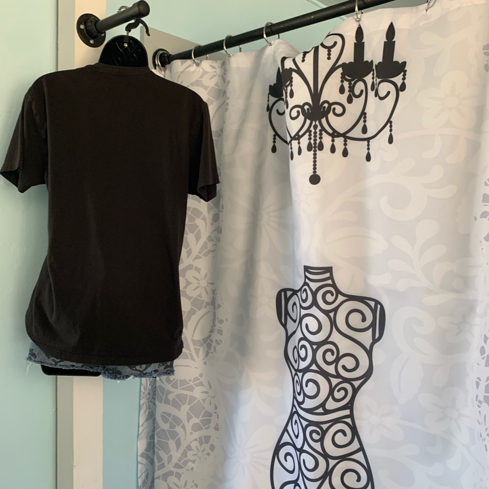 Riot Society graphic tee shirt. Size medium - Picture 4 of 7